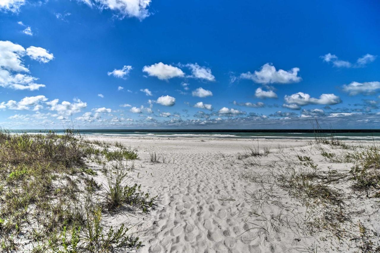 Sun-Soaked Coastal Hideaway - Steps To Beach! Clearwater Beach Zewnętrze zdjęcie
